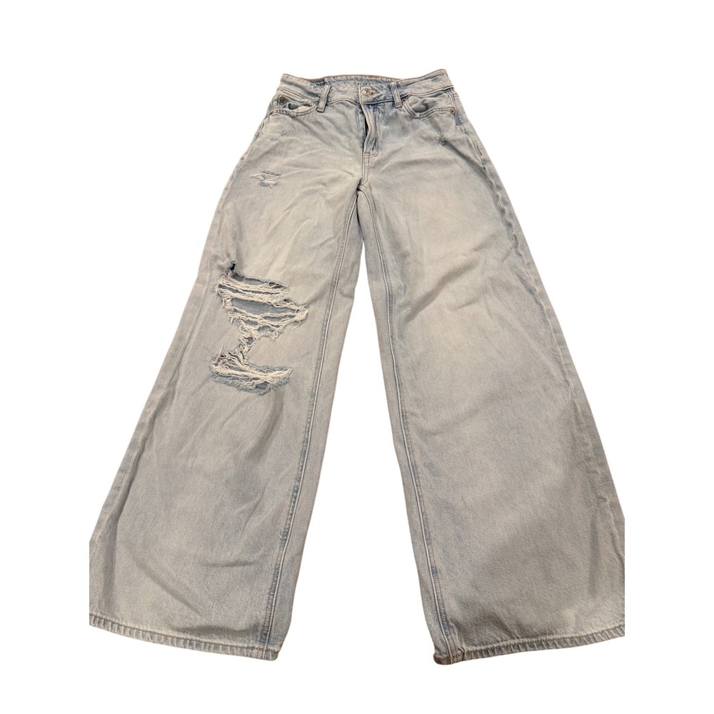 American Eagle Strigid Super High Rise Flare Light Wash Distressed Wide Leg